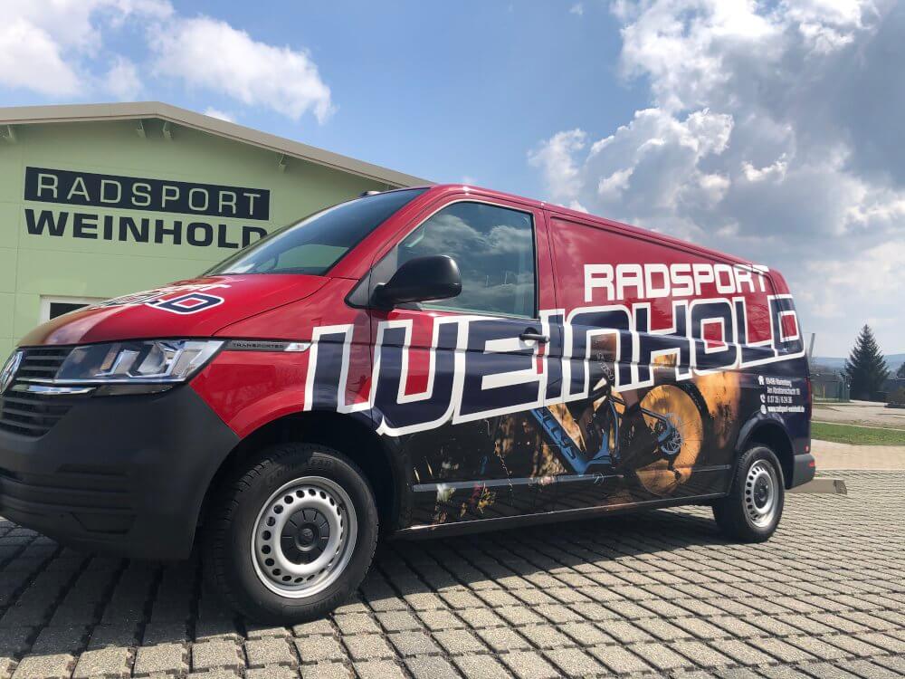 Wir haben unseren Bus beklebt!